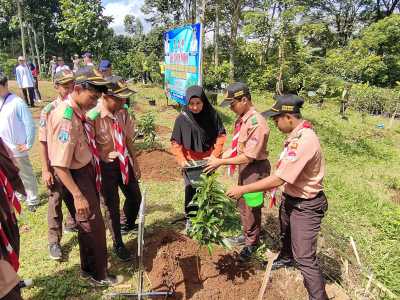 Lestarikan Alam Wonosalam, Siswa SMKN Wonosalam Ikuti Aksi Tanam Sejuta Pohon dan Peringatan HPN 2026